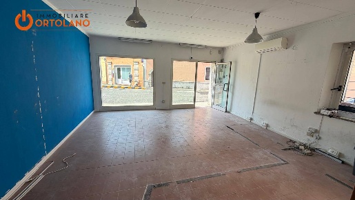 Foto Attività commerciale in Via Verdi 43, Ronchi dei Legionari Centro