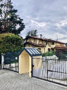Foto Villa unifamiliare in VIA MONTEROSA 3/A, Gallarate Crenna - Bettolino