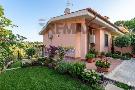 Foto Villa a schiera in Via Antonio Varisco snc, Morlupo Trullo di 136 m²
