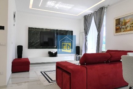 Foto Appartamento in Via delle Trincee 2, Savona Centro Storico di 91 m²