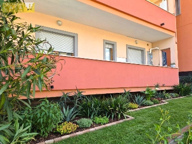 Foto Appartamento in Via L. Pierantozzi, Teramo di 137 m² con 4 locali
