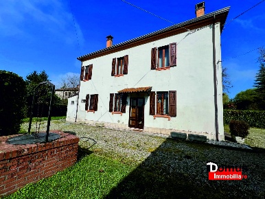 Foto Case semi ndipendenti a Voghiera Centro di 120 m² con 6 locali