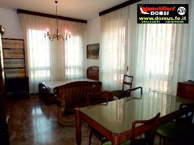 Foto Appartamento a Ferrara di 102 m² con 5 locali in vendita