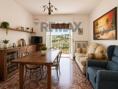 Foto Appartamento in Alcide de Gasperi 25, Agugliano Centro di 162 m²