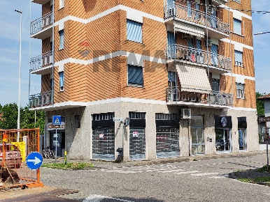 Foto Negozio in VIA GIORDANO BRUNO 44, Busto Arsizio San Michele di 50 m²