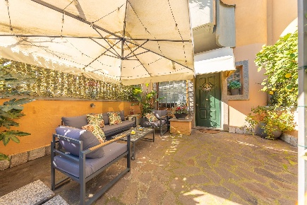 Foto Villa unifamiliare in Via Della Repubblica 44, Marino di 135 m²
