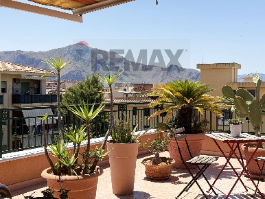 Foto Attico in via Calabrese 83, Ficarazzi di 140 m² con 4 locali