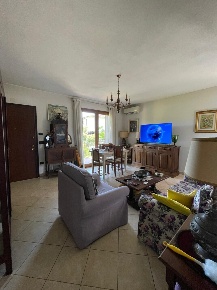 Foto Appartamento in via Parini, Pietrasanta di 130 m² con 5 locali