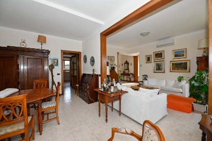 Foto Villa unifamiliare a San Giuliano Terme Arena Metato di 195 m²