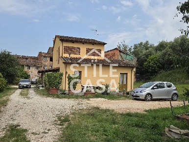 Foto Villa unifamiliare a Montecarlo Centro di 147 m² con 4 locali