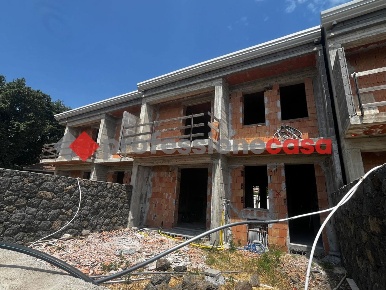 Foto Villa a schiera in Via Spirito Santo Sn, Aci Sant'Antonio Centro