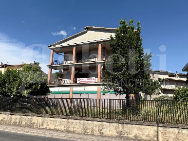 Foto Negozio in Via Primo Maggio snc, Lugnano in Teverina di 170 m²