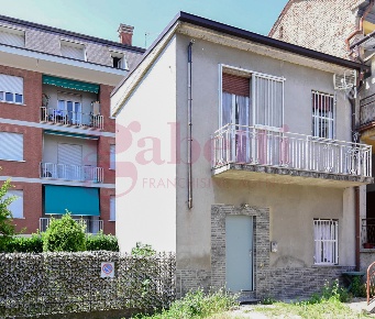 Foto Casa indipendente in Via Matteotti 31, Mariano Comense Centro di 85 m²