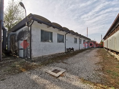 Foto Capannone industriale in Via Roma 4/A, Cerea Centro di 410 m²