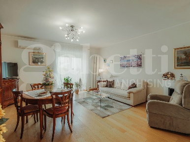 Foto Appartamento in Via SALUZZO 92, Pinerolo Tabona, Borgo Nuovo di 104 m²