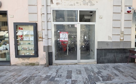 Foto Negozio in Corso Trieste 70, Caserta Corso Trieste di 35 m² in affitto