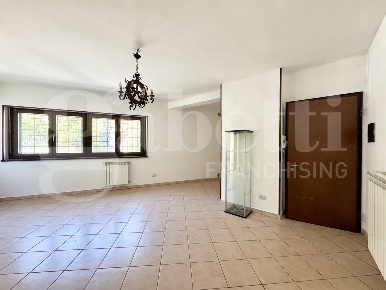 Foto Appartamento in Via reggio emilia snc, Orte Orte Scalo di 60 m²