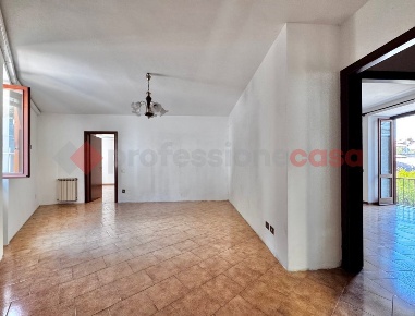 Foto Appartamento in Partigiani, Arona Centro di 125 m² con 5 locali