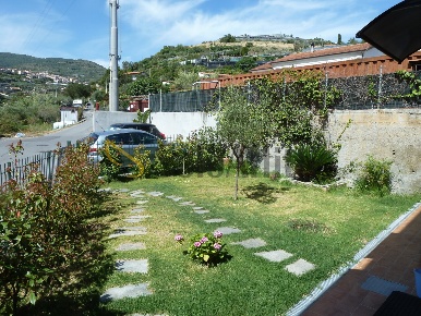 Foto Appartamento in Via Ortassi 44, Santo Stefano al Mare di 60 m²