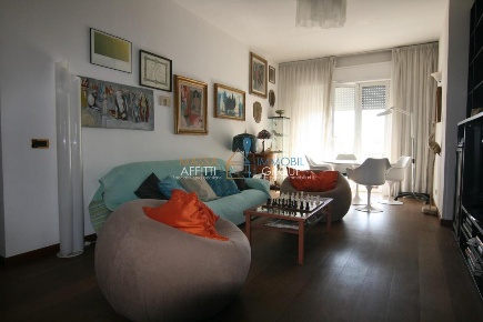 Foto Appartamento in Via dei Mille 59, Carrara Marina di Carrara di 123 m²