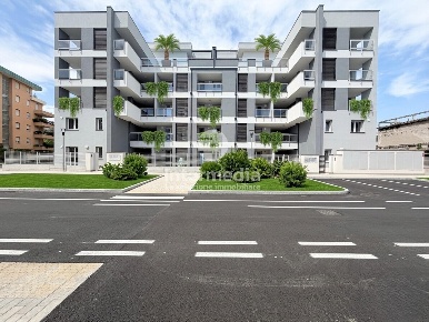 Foto Appartamento in Via Stretta 28, Brescia Oberdan di 143 m² con 4 locali