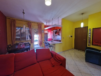 Foto Appartamento in Via del Piano, Bomarzo Centro di 100 m² con 5 locali