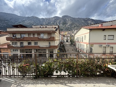Foto Appartamento in Via San Rocco 9, Lama dei Peligni Centro con 5 locali