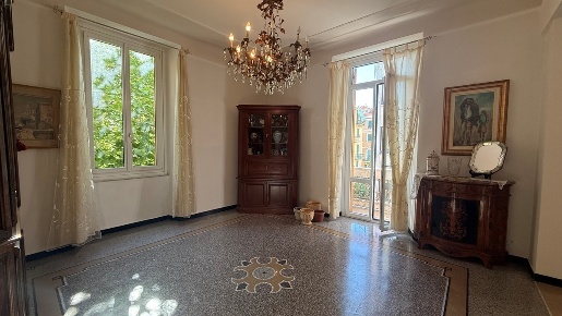 Foto Appartamento a Savona Centro Storico di 182 m² con 5 locali in vendita