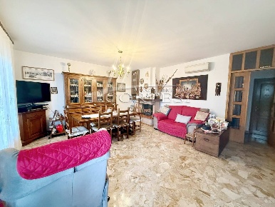 Foto Appartamento in via dei tarlati, Sansepolcro di 138 m² con 5 locali