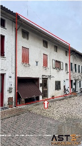 Foto Case semi ndipendenti in Via Olmo, Carrè di 181 m² con 3 locali