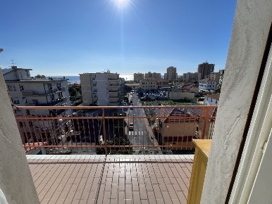 Foto Appartamento in Via Nuvolone, Taggia Centro di 75 m² con 3 locali