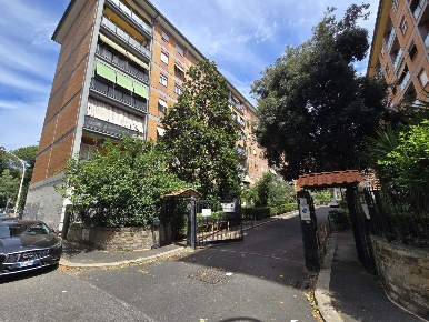 Foto Appartamento in Viale dei Romanisti 127, Roma di 113 m² con 4 locali