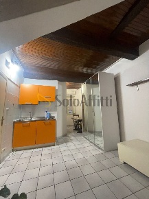 Foto Appartamento a Frosinone Centro di 30 m² con 1 locali in affitto
