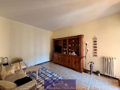 Foto Appartamento in Via Anton Francesco Doni, Firenze di 75 m² in vendita