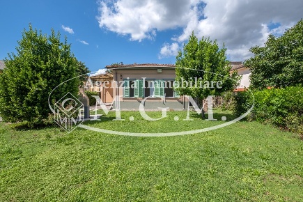 Foto Casa indipendente a Buti Cascine La Croce di 115 m² con 4 locali