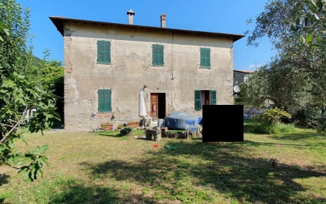 Foto Appartamento a Fivizzano Centro di 196 m² con 7 locali in vendita