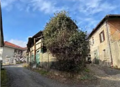 Foto Box a San Secondo di Pinerolo Centro di 222 m² con 6 locali in vendita