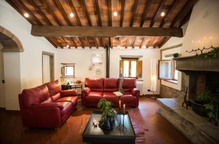 Foto Casale a Vinci di 180 m² con 7 locali in vendita