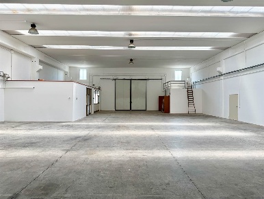 Foto Capannone industriale a Torbole Casaglia di 531 m² con 1 locali