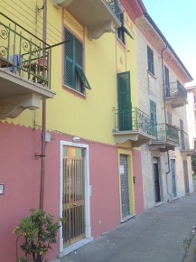 Foto Locale commerciale a La Spezia Limone - Melara di 45 m² con 2 locali