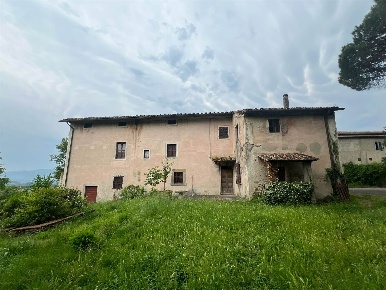 Foto Appartamento a Borgo San Lorenzo di 670 m² con 11 locali in vendita