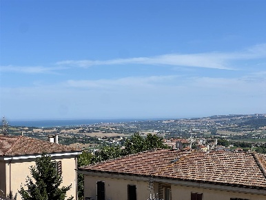 Foto Appartamento a Camerano di 88 m² con 4 locali in vendita