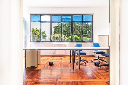 Foto Ufficio in via V. Veneto 48, Monza Triante di 114 m² con 4 locali
