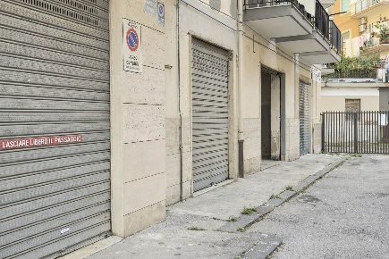 Foto Laboratorio in Via Davide Galdi 44 - 46, Salerno di 120 m² in vendita