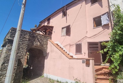 Foto Case semi ndipendenti a Aulla Centro di 58 m² con 4 locali in vendita