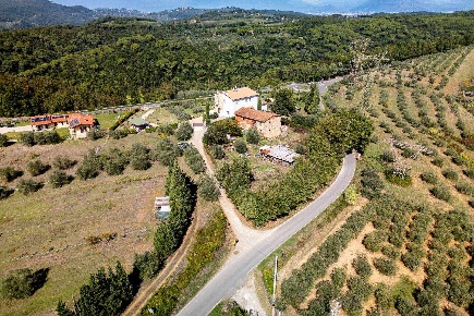 Foto Rustico a Montelupo Fiorentino di 278 m² con 6 locali in vendita