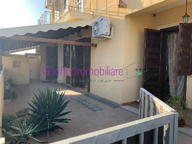 Foto Villa a schiera a Custonaci di 130 m² con 5 locali in affitto