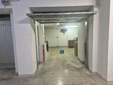 Foto Garage in via Orazio Vecchi, Firenze Novoli di 35 m² con 2 locali