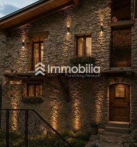 Foto Rustico in Via Santa Maria, Torino di 81 m² con 3 locali in vendita