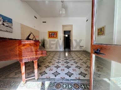 Foto Casa indipendente in Via Torquato Tasso 191, Alcamo Centro di 243 m²